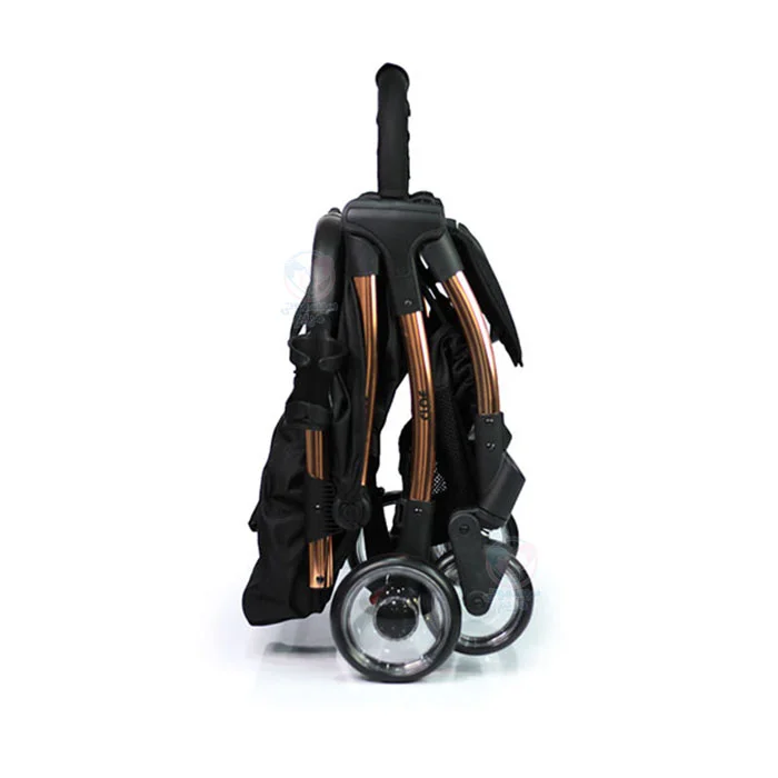 کالسکه کلوئی در حالت جمعشده بسیار کوچک و کم حجم است.