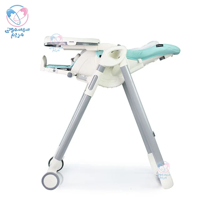 صندلی غذای کودک ببکو با دو چرخ بزرگ در قسمت پایههای جلویی