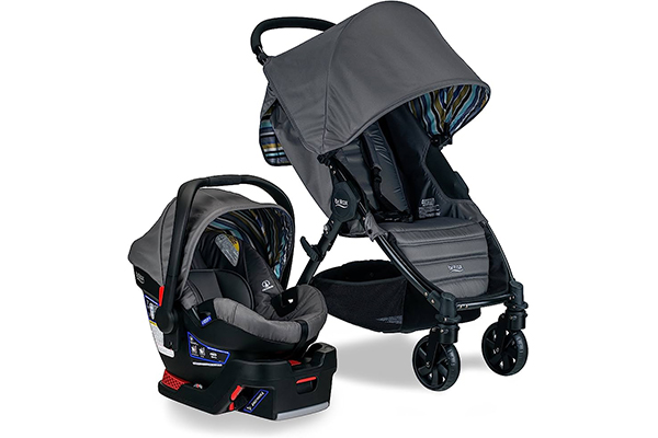 کریر ست Britax میتواند با اتصال آسان به صندلی ماشین، به سیستم سفری فوقالعادهای تبدیل شود.