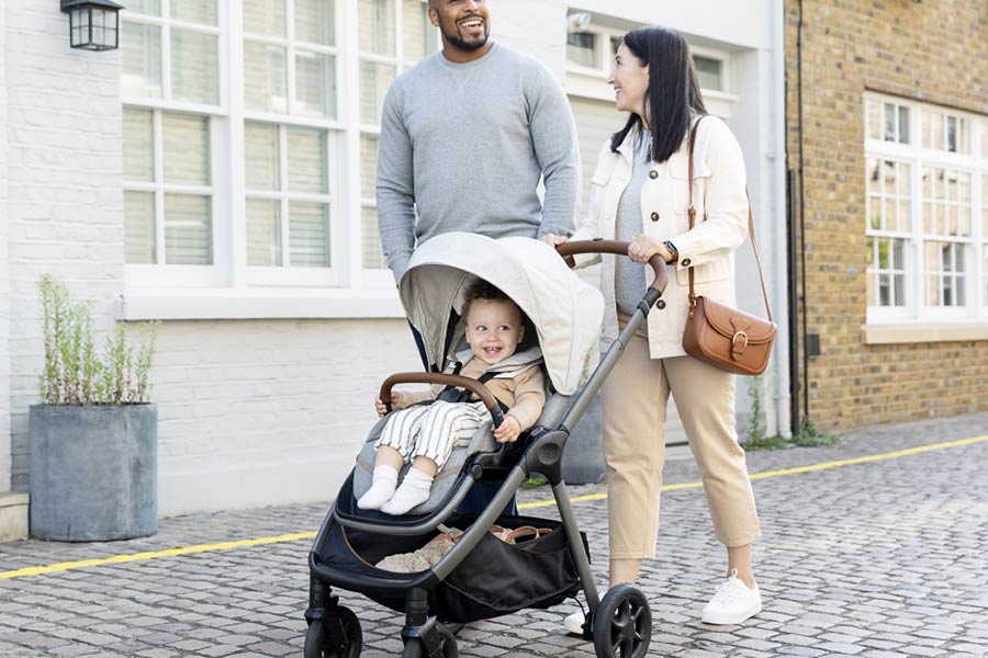 کالسکه باید حمایت مناسبی از گردن و ستون فقرات کودک داشته باشد.