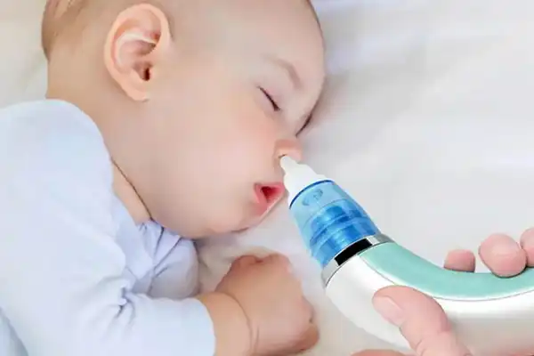پوار بینی، تخلیه راحت مخاط و باز شدن مجاری تنفسی کودک امکان‌پذیر ساخته است.