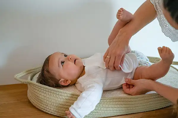 یقه‌ی این لباس‌ها به گونه‌ای طراحی شده که گردن نوزاد را اذیت نکند.