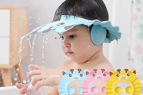 با استفاده از چسب گوش مناسب، تجربه‌ای دلنشین و لذتبخش از حمام و آ‌ب‌تنی به کودک خود بدهید.
