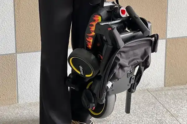 قابلیت جمع‌شدن سه چرخه، آن را به کالایی محبوب برای کسانی که طرفداران صرفه‌جویی در فضا هستند، تبدیل می‌کند.