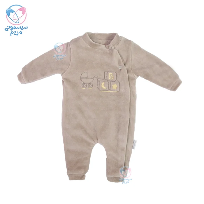 سرهمی مخمل نقلی Baby Doll با طراحی خاص و زیبا، یک انتخاب عالی برای دورهمی و مناسبتهای مختلف