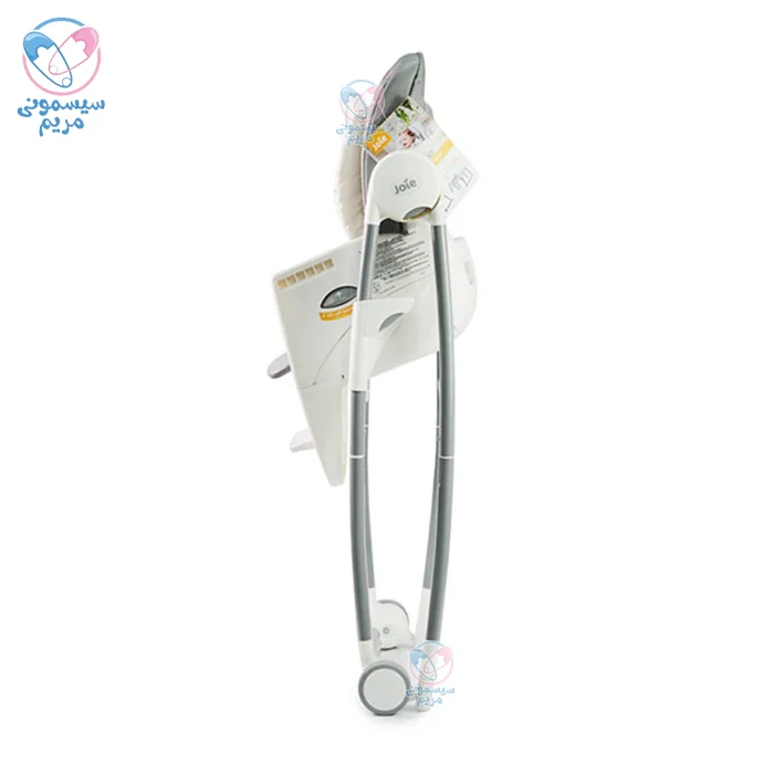 با یک حرکت میتوان صندلی را جمع کرد و در یک فضای کوچک جای داد.