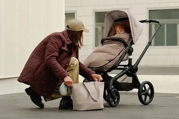 مهمترین خصوصیت کالسکه تاشو Bugaboo، وزن و حجم کم آن است.