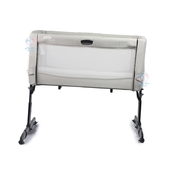 مجهز به چهار چرخ برای حرکت آسان در خانه