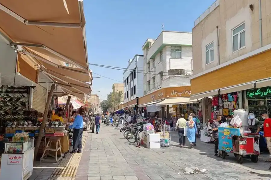 اگر بهدنبال محصولات متوسطتر با سطح قیمتی پایینتری هستید، این بازار گزینه مناسبی برای شماست.