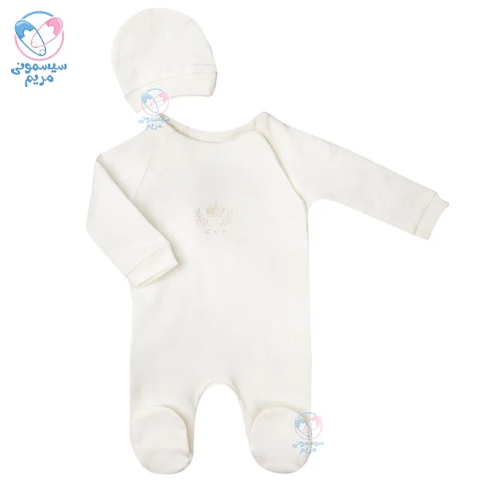 لباسی گرم با جورابهای متصل