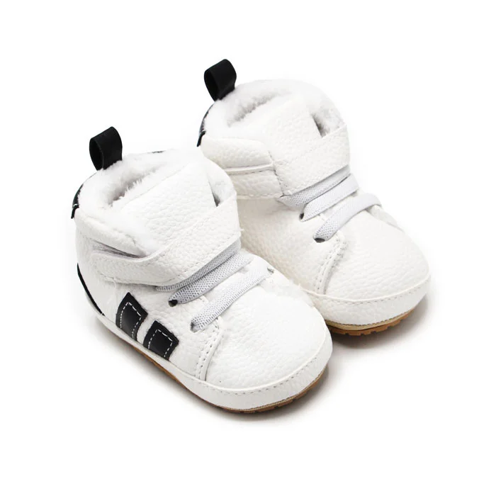 پاپوش آل‌استار بغل دو خط مشکی مستر شوز Mrshoes