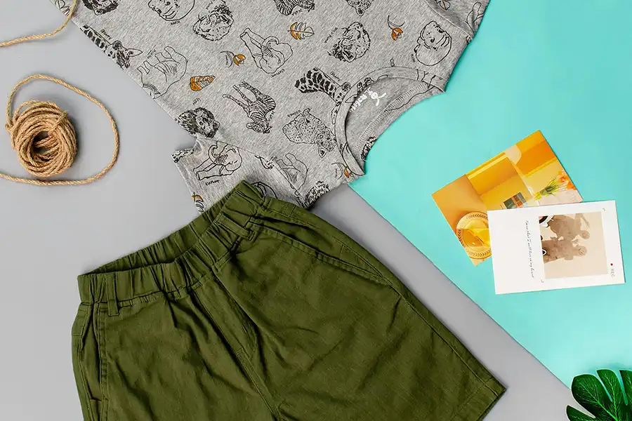 با انتخاب پارچههای مناسب، میتوانید راحتی و خنکی را برای کودکان در فصل تابستان فراهم کنید.