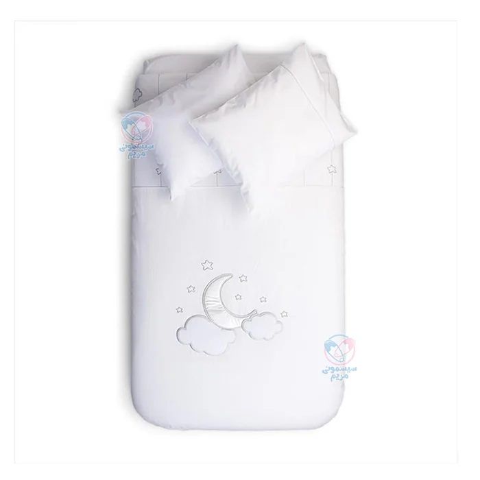 دارای کاردهای مناسب که به حفظ ایمنی کودک در تخت خواب کمک می‌کند