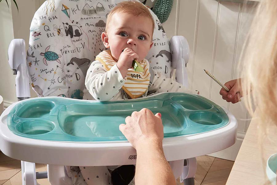 صندلی استاندارد باید ساختاری مقاوم داشته باشد تا در برابر تکان و حرکت کودک واژگون نشود.